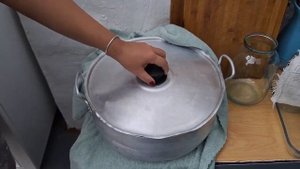Ешкі сүтінен Қурт жасаймыз. Курт из козьего молока. #курт #козьемолоко