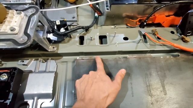 Сборка второй батареи Nissan Leaf на китайских аккумуляторах CATL смотреть онлайн