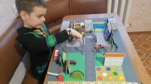 Изучаем дорожные знаки. ПДД детям.