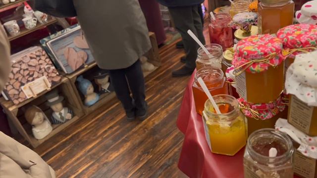 Рождественская ярмарка в замке и ноябрьские лампочки в Stadthagen смотреть онлайн