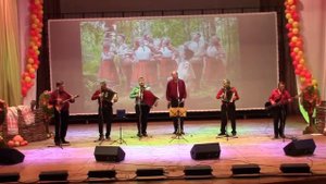 Народный ансамбль гармонистов "Тальяночка". "Мимо этой вишни"