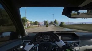 Катит чёрный Mercedes без номеров 720p