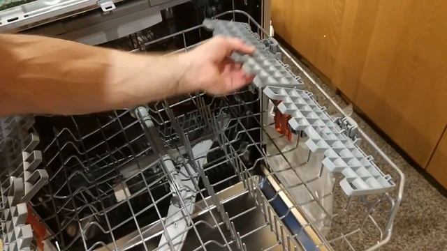 Распаковка и обзор встраиваемой посудомоечной машины Hotpoint Ariston HIO 3C23 WF смотреть онлайн