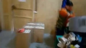 Полуавтоматическая упаковка крышки твист (термоупаковщики Minipack)