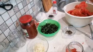 Томаты в собственном соку с базиликом и чесноком,соус к мясу,мантам.Вкуснотищаааа?