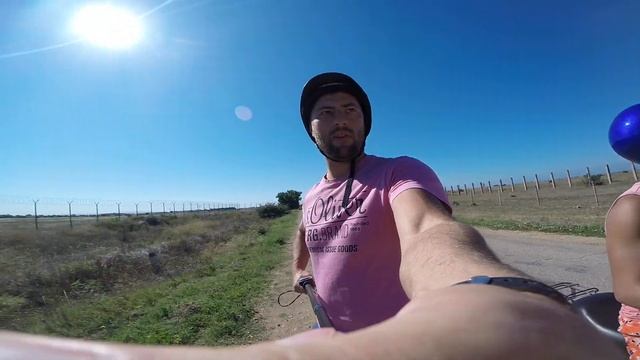 Крым 2019 Тема катает Папу на мопеде смотреть онлайн