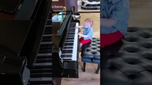 пианино в аэропорту Таллина