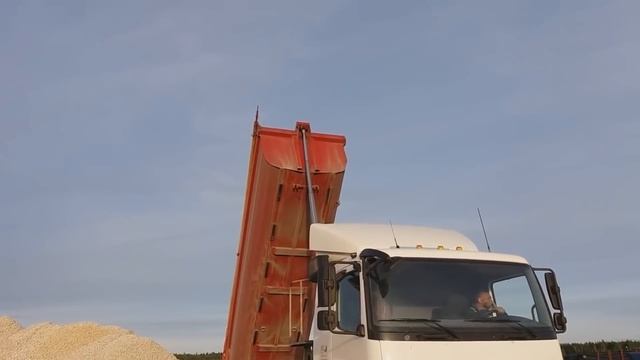 Как правильно разгружать самосвальный полуприцеп, тонар! (1 часть) смотреть онлайн