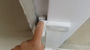 Регулировка пластиковых дверей, когда ничего уже не помогает.