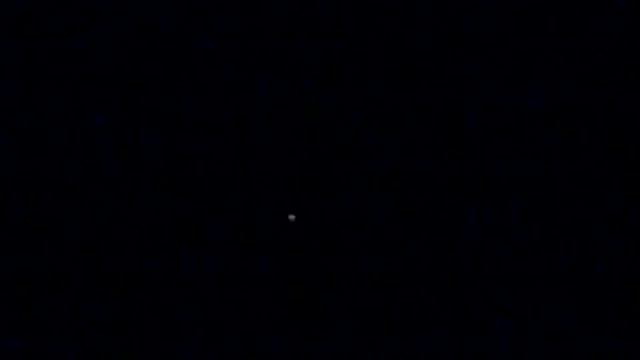 Что-то странное в небе смотреть онлайн