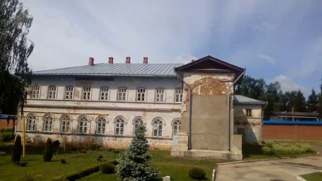 Внутренний двор Казанско-Богородицкого женского монастыря, город Елабуга июнь 2022
