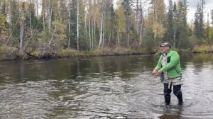 ЛОВЛЯ ЛЕНКА НА ТАЕЖНОЙ РЕЧКЕ. Часть 1.