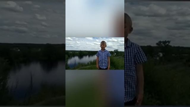 Юные артисты читают стихи о Родине, о России.