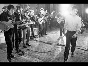 "Обернись", (запись, плохое качество), исполнители Виктор Цой и Популярная Механика (Новый День)