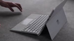 Microsoft представила новую «люксовую» клавиатуру Signature Type Cover для планшетов Surface Pro 4
