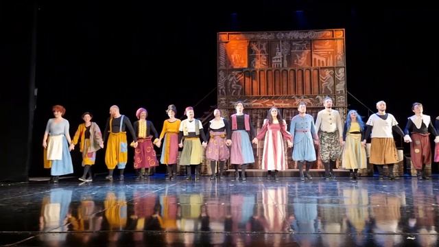 Поклон спектакля театра имени Лермонтова "Укрощение строптивой" смотреть онлайн