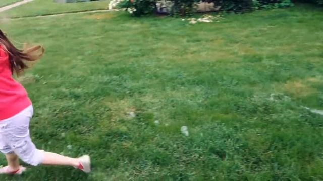 Огромные мыльные пузыри пускаем дома во дворе смотреть онлайн