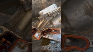 Mercedes Benz E300 W212 m272 3.0 течь масла с теплообменника