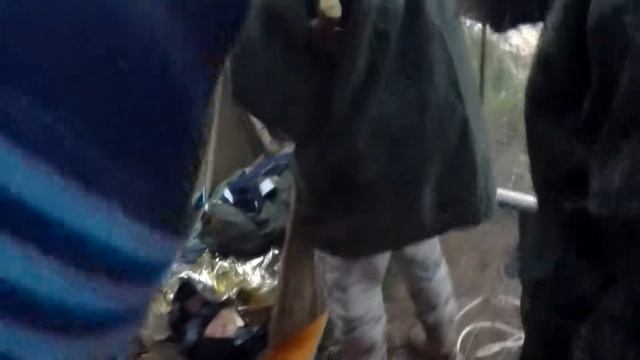 Поиски и транспортировка раненого в лесу