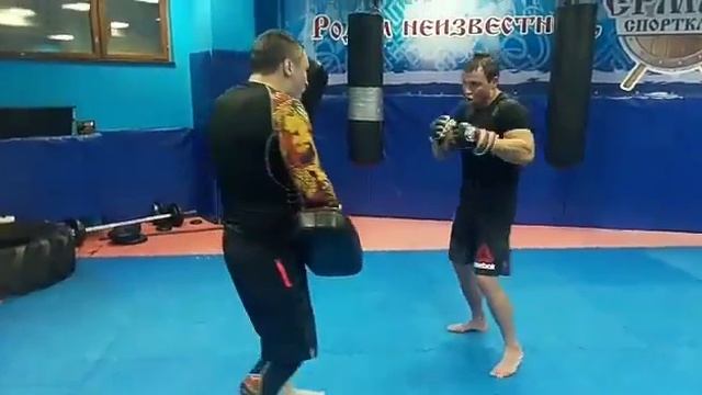 Отрабатываем удары на макиварах