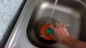 Как правильно пользоваться губкой для мытья посуды