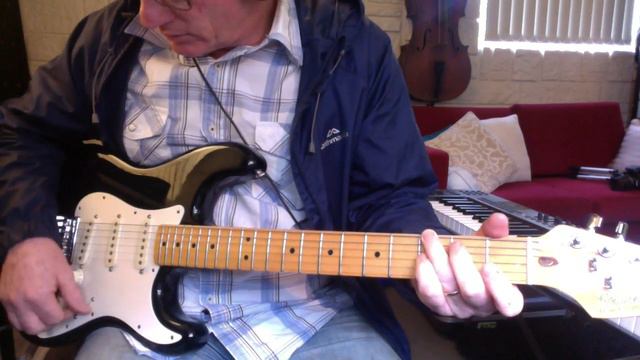 1983 Fender Stratocaster смотреть онлайн