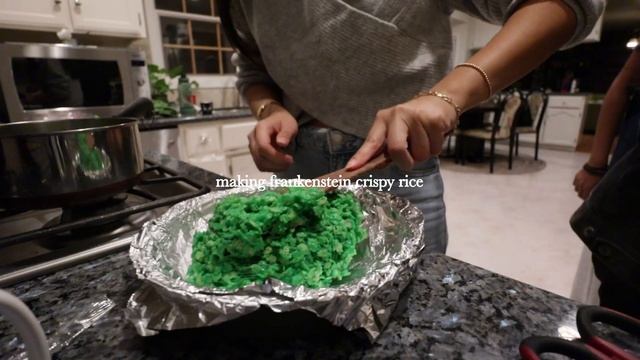 a cozy halloween ?? | baking + espresso martinis смотреть онлайн