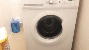Zanussi ZWF8141NW easy care wash.