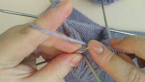 Как избежать протяжек в круговом вязании?