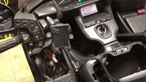Установка блока Bluetooth вместо aux на Honda Goldwing 1800