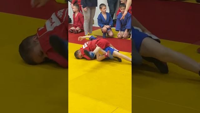 1 схватка на Соревнованиях Москва «Команда Е» #Спортдети #самбо смотреть онлайн