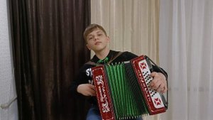 Я весь мир отдам за нее. Исполняет: Тусин Никита