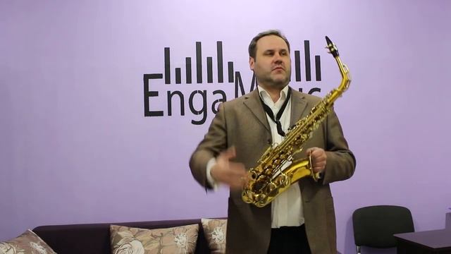 Игра на саксофоне 1 урок/знакомство с инструментом смотреть онлайн