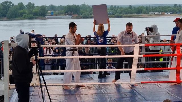 Бой Расим Мамедов - Лёва Гядукян. Пермь, День города, 12.06.2022 смотреть онлайн