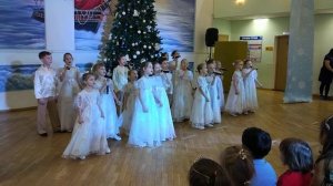 Вальс снежинок (Снежинки спускают с неба)