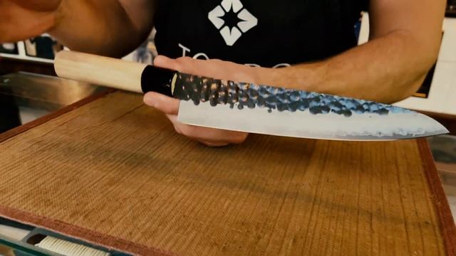 Европейский шеф-нож Tojiro Hammered Finish (F-1115)
