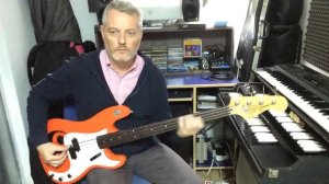 Fretless bass Squier Precision Thomastik flatwound strings