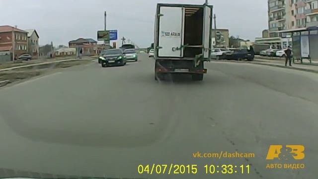 заливает