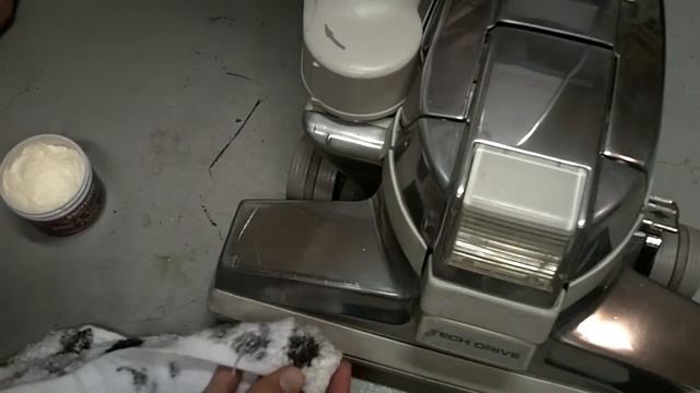 How to polish a Kirby vacuum смотреть онлайн