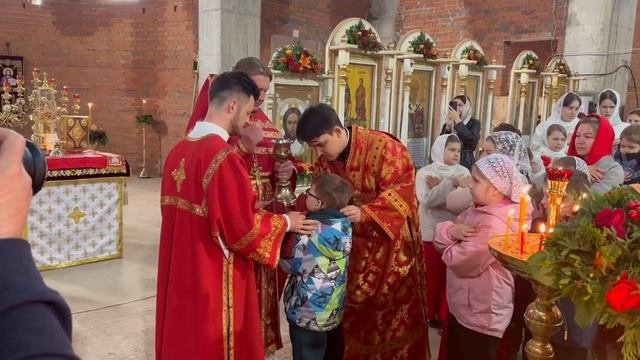 Прихожане строящегося храма Анатолия и Протолеона отмечают Пасху