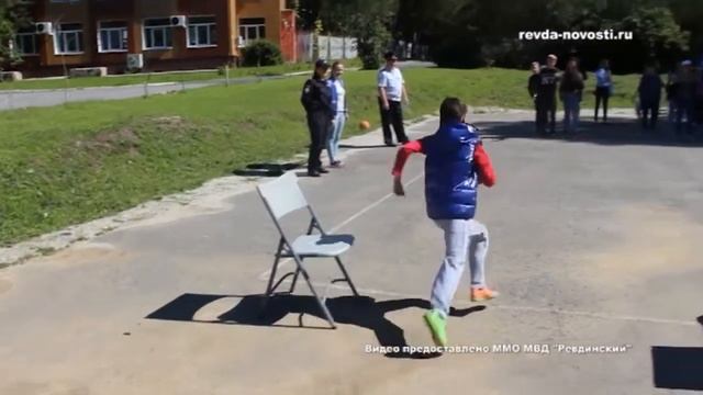 Стражи правопорядка провели для школьников Ревды спортивный праздник смотреть онлайн
