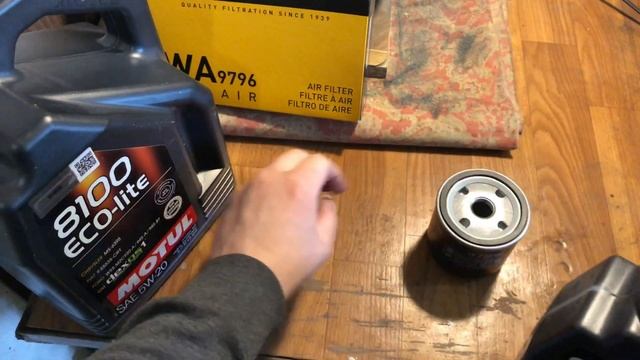 Ford Fusion USA 2.5 Замена масла и воздушного фильтра. Обслуживание авто после покупки в США. смотреть онлайн