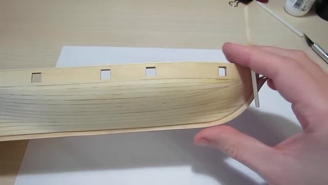 Сборка парусника Halcon 1840. Часть 3 (Обшивка корпуса. Покрытие морилкой и лаком) смотреть онлайн