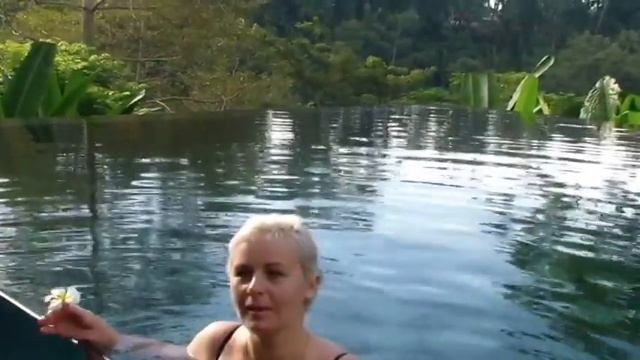 Как работает закон притяжения на самом деле - с острова Бали смотреть онлайн