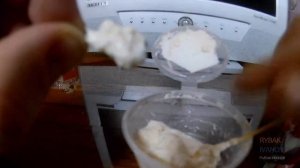 Как насадить манку на крючок поплавочной удочки