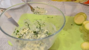 Кабачки запеченые с помидорами и сыром в духовке.