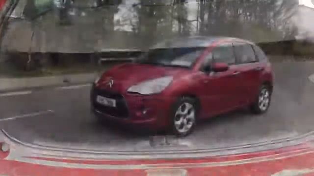 2011 Citreon C3 - VTi 120 Auto Exclusive смотреть онлайн