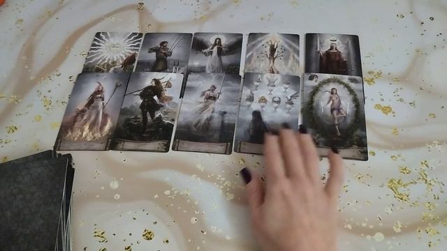 ЧТО У НЕГО С БЫВШЕЙ? Расклад Таро