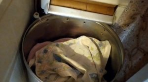 Стиральная машинка Whirlpool на 9 кг.стираем куртку.