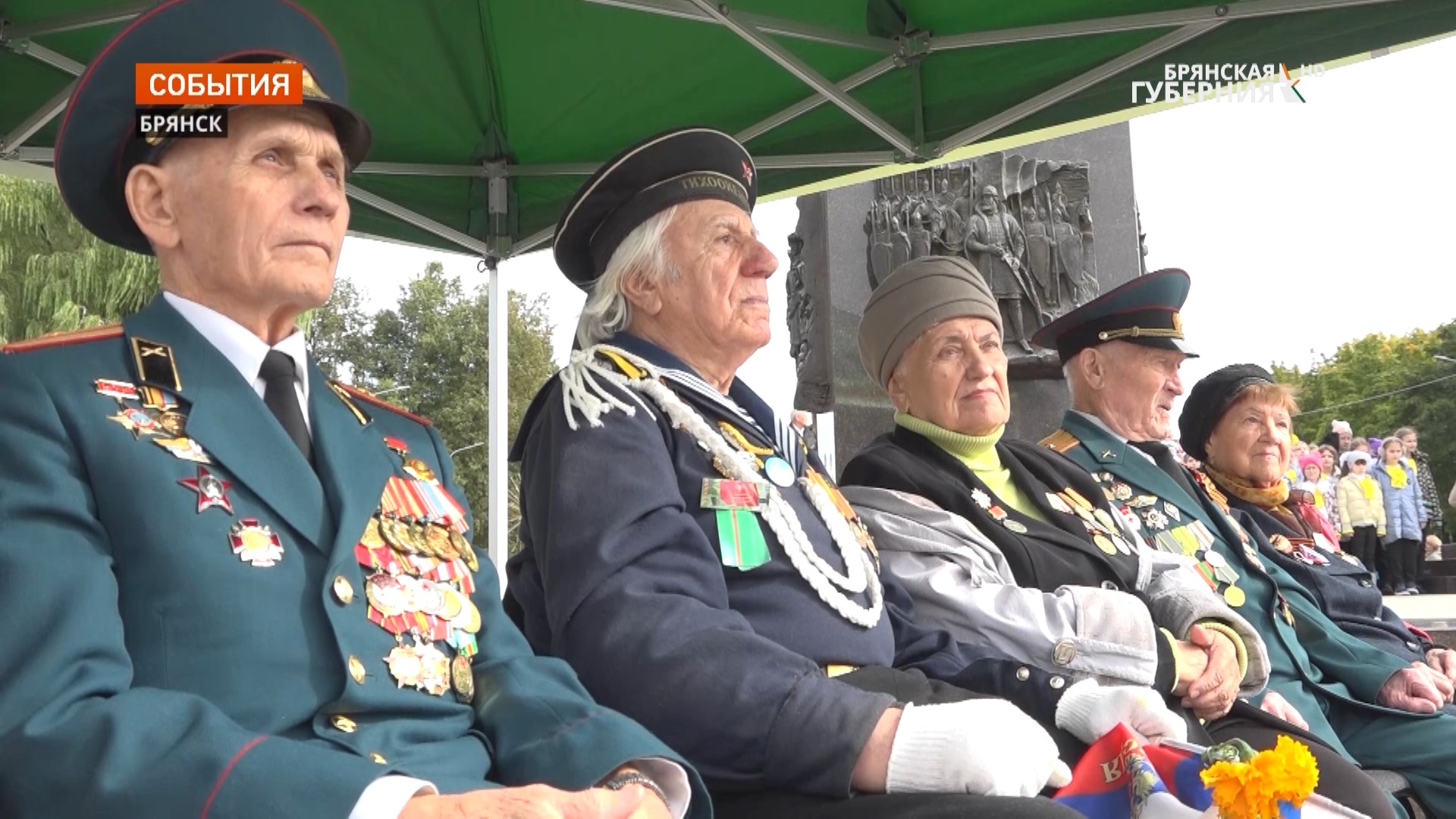 Парад победы 9 мая брянск 2020. Красивые дома города брянска видео. Курган брянск майнкрафт. Видео брянщины. Видео брянщины.